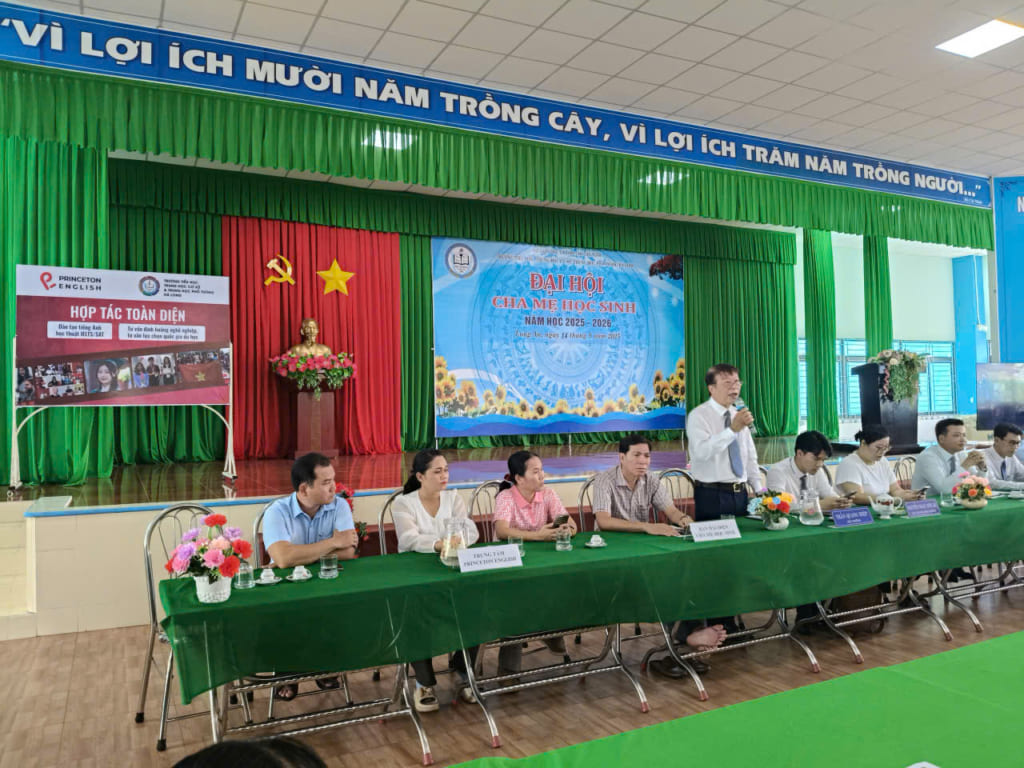 Đại diện trường Hà Long chia sẻ ý nghĩa và cam kết trong chương trình hợp tác toàn diện