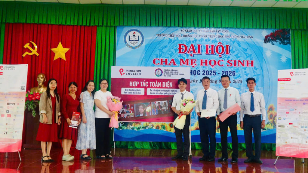 Khoảnh khắc buổi lễ ký kết hợp tác 