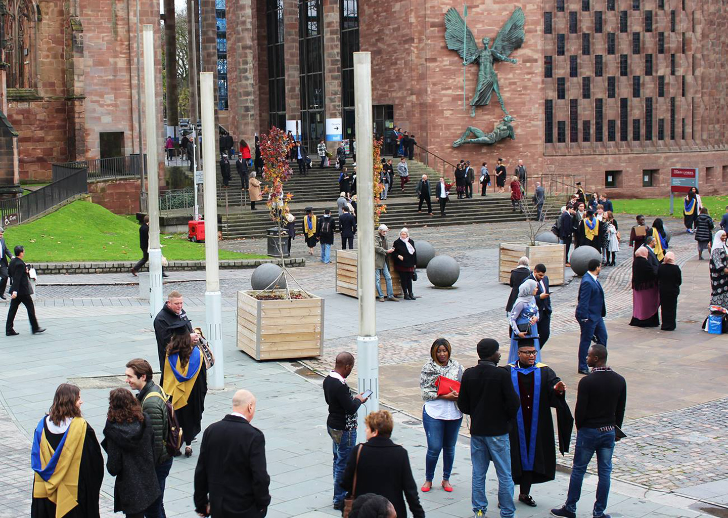 Accounting and Finance BSc (Hons) tại Coventry University 2025: Bước đệm sự nghiệp kế toán - tài chính toàn cầu 4 Sinh viên tốt nghiệp Accounting and Finance BSc (Hons) tại Coventry University – sự nghiệp kế toán tài chính toàn cầu